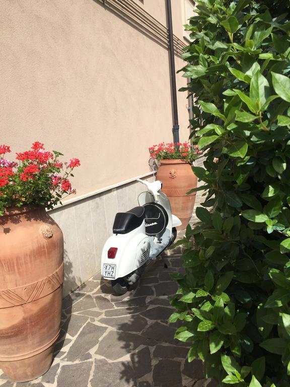 Casina Dei Marsi Panzió Avezzano Kültér fotó